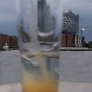08_07_Hamburg_Hafen_Trinkglas_04_2.jpg
