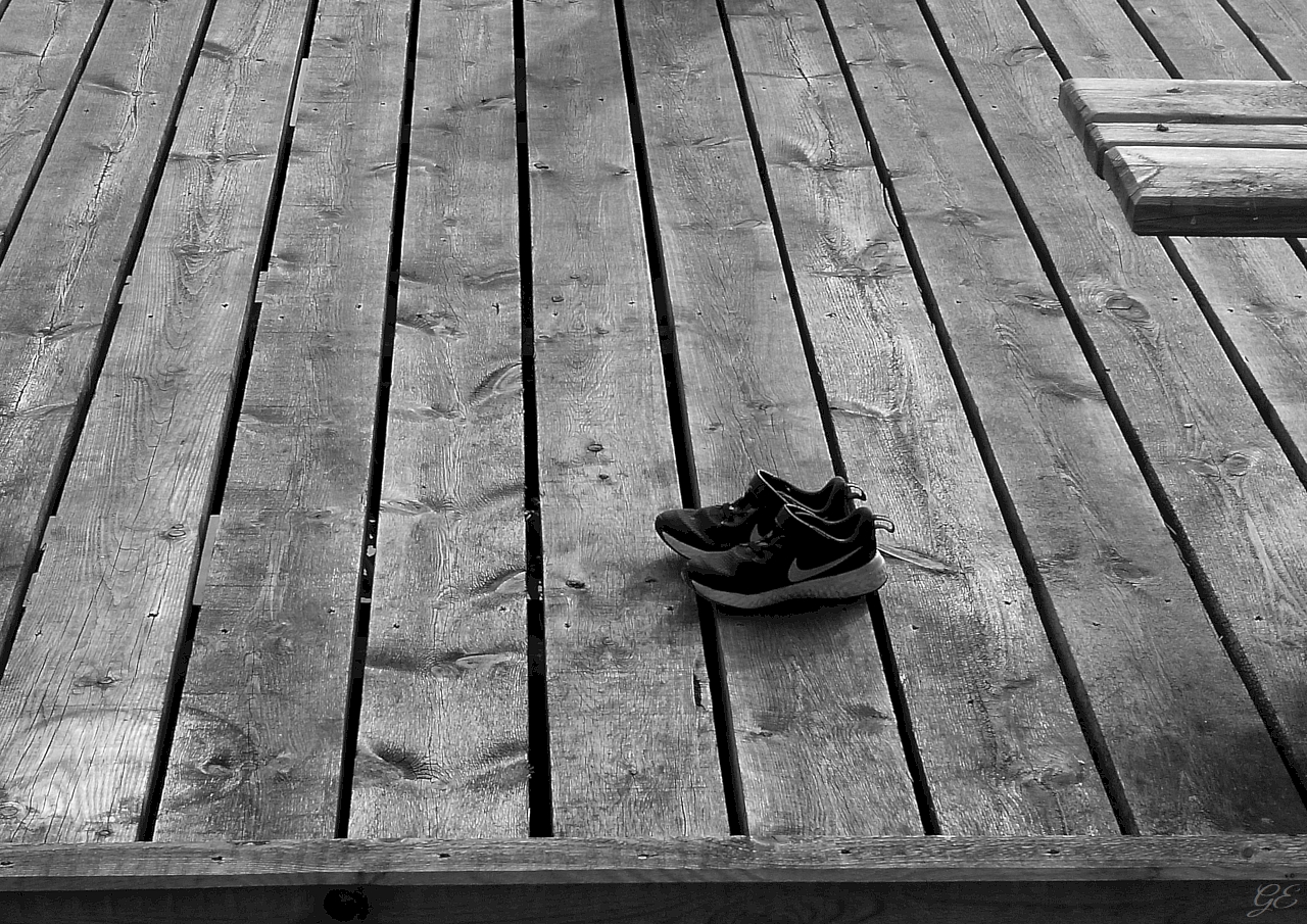 Lost shoes V2