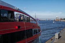 06_08_Hamburg_Hafen_Halunder Jet_01_1.jpg