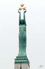 P1000676-Freiheitsdenkmal-Riga.jpg