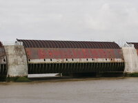 Teil des Eiderstauwerks.JPG