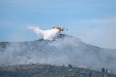 4 Löschflugzeuge Trogir.jpg