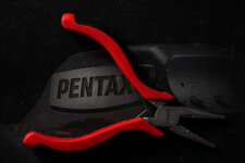 Zange auf Mauspad.jpg