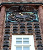 Uhr kleiner Ausschnitt.jpg