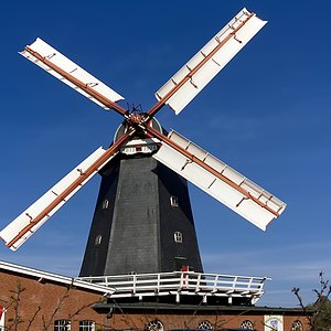 Die frisch renovierte Meyer's Windmühle in Bardowick