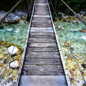Hängebrücke über die Soča (Slovenien)