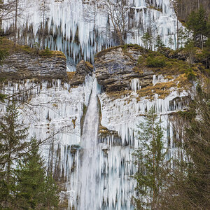 Eiszeit (Ganzer Wasserfall)