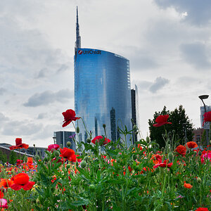 UniCredit Tower mit Flower