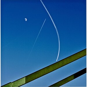 'Moon Meets Machines' , Blau III, frei nach Joan Miro :-)