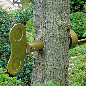 Die Spieluhr im Baum-Park-Etretat/Normandie