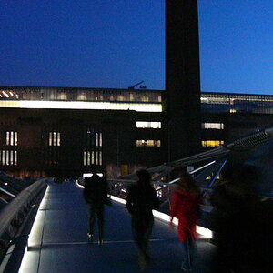 Zur Tate Gallery auf der Millenium Bridge