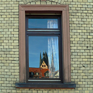 Marienkirche im Fenster.jpg