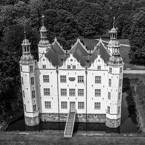 Ahrensburger-Schloss-von-oben