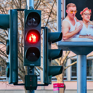 Dromedare an der Leine führen!