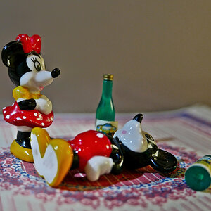Minnie ist stinksauer auf Mickey ....