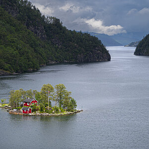 IInsel im Fjord.jpg