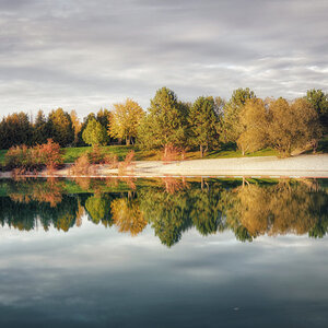 Badeteich im Herbst 2