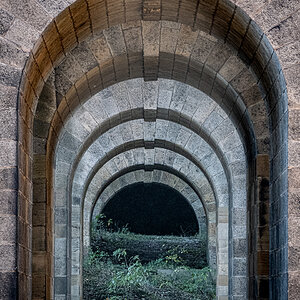 Seitenblick unter der Göltzschtalbrücke