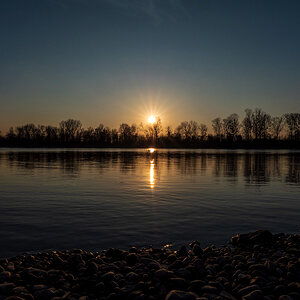 Sonnenuntergang am Rhein