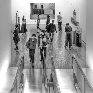Mit der Rolltreppe zur Kunst