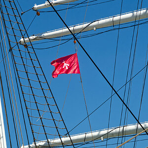 Masten und Flagge