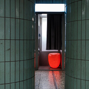 FFM2 Roter Hocker