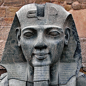 Das Lächeln des Pharao
