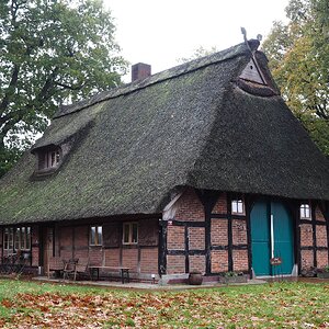 für Anne - Pferdeköpfe  auf Bauernhaus