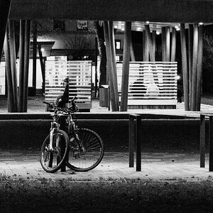 Nachts am Busbahnhof