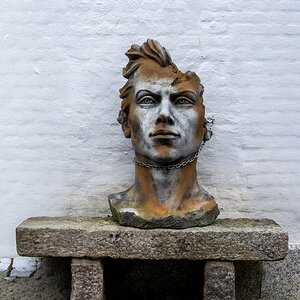 ziemlich nachdenklich