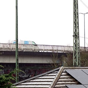 Brücke hinterm Haus I