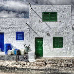 Tenesar      - dies ist die korr. Version von  @HerbertK  vielen Dank nochmals !