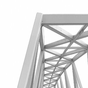 Eine grüne Brücke.