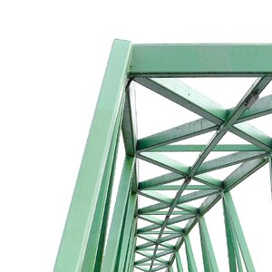 Eine grüne Brücke.