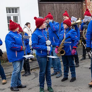 Schau ihm ins Gesicht ...........