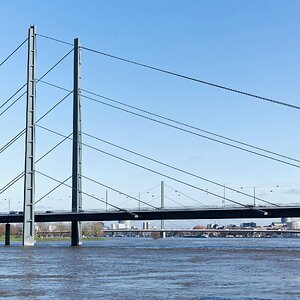 Brücke über Brücke über den Rhein