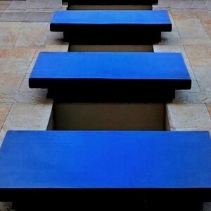 Blaue Brüstungen