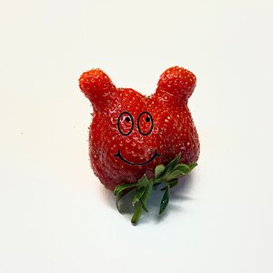 Erdbeere - oder Ohrbeere?