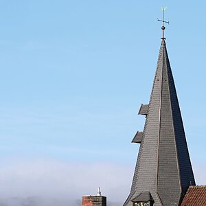 Über dem Nebel