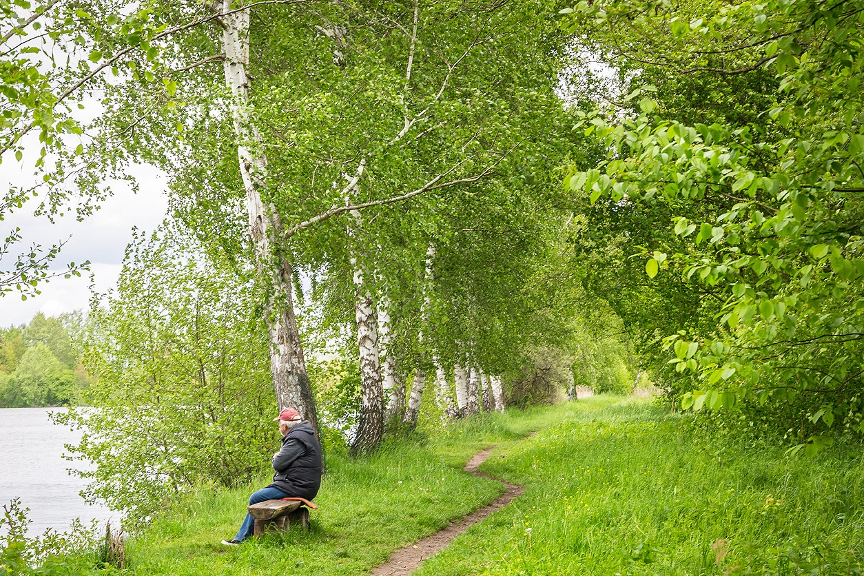 02 Mai Bank am Weiher