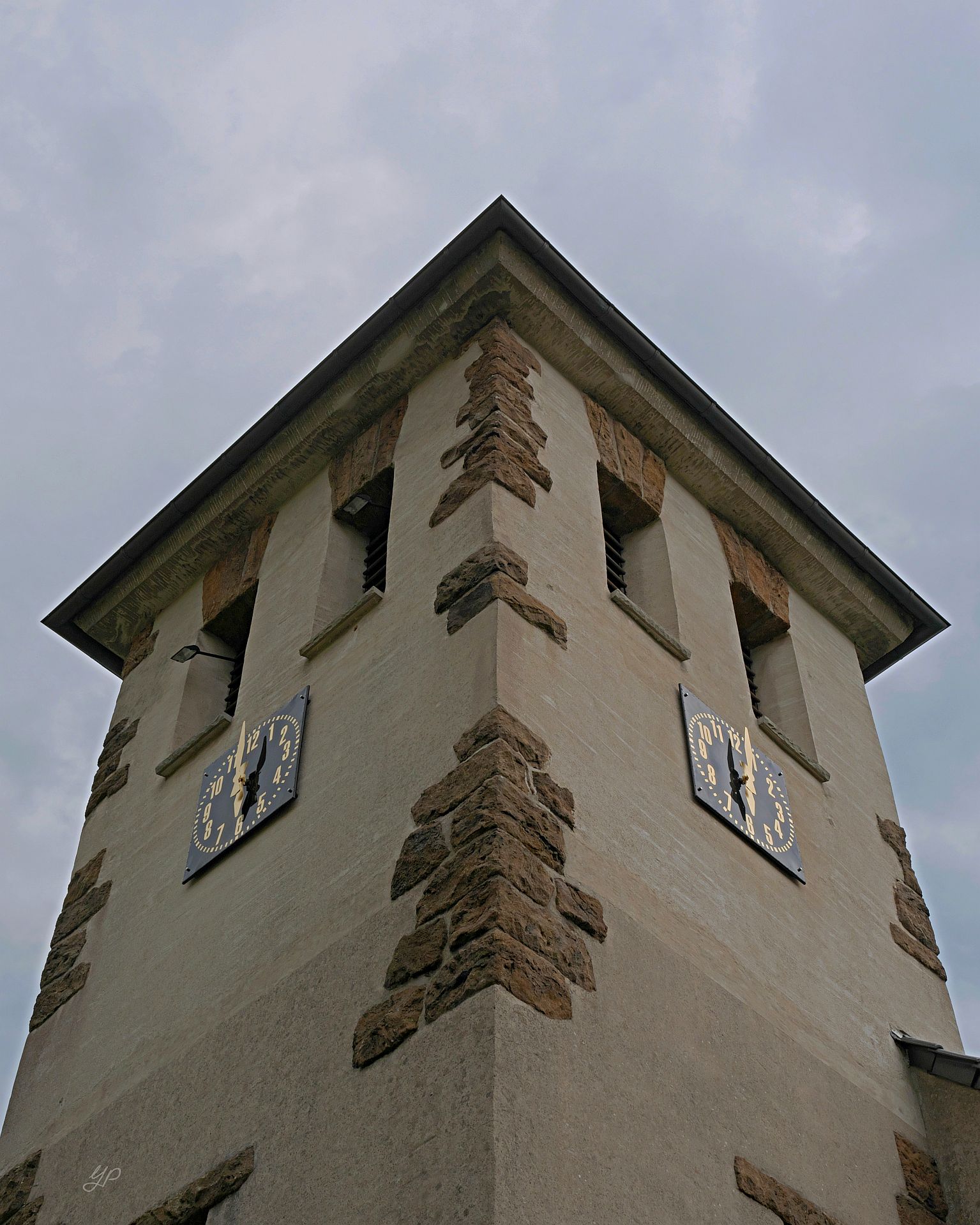 18:03 Uhr