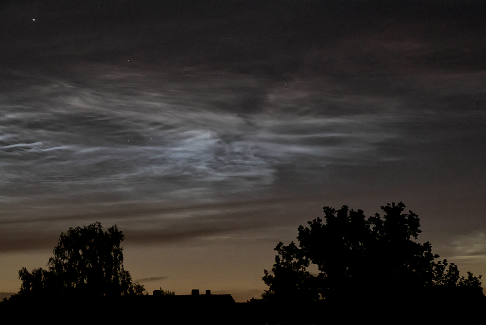 24_06_Harburg_nachtbeleuchtete Wolke_02.jpg