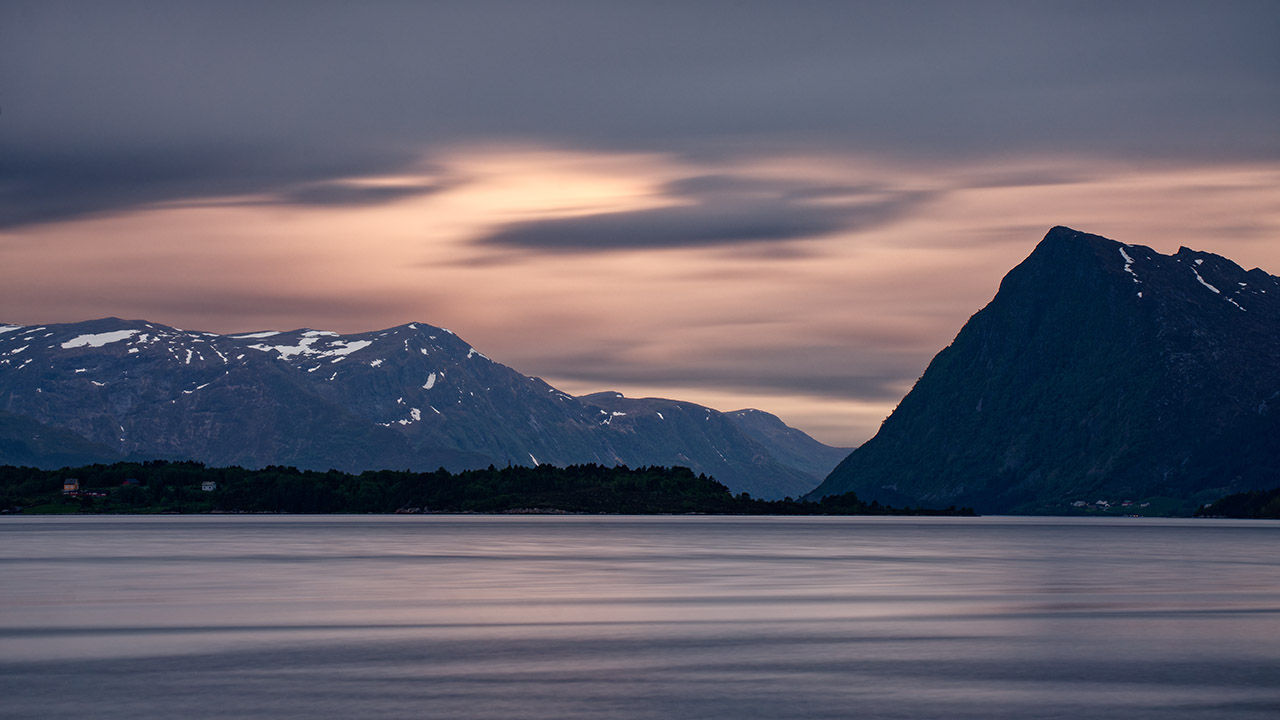 Abendlicht am Fjord