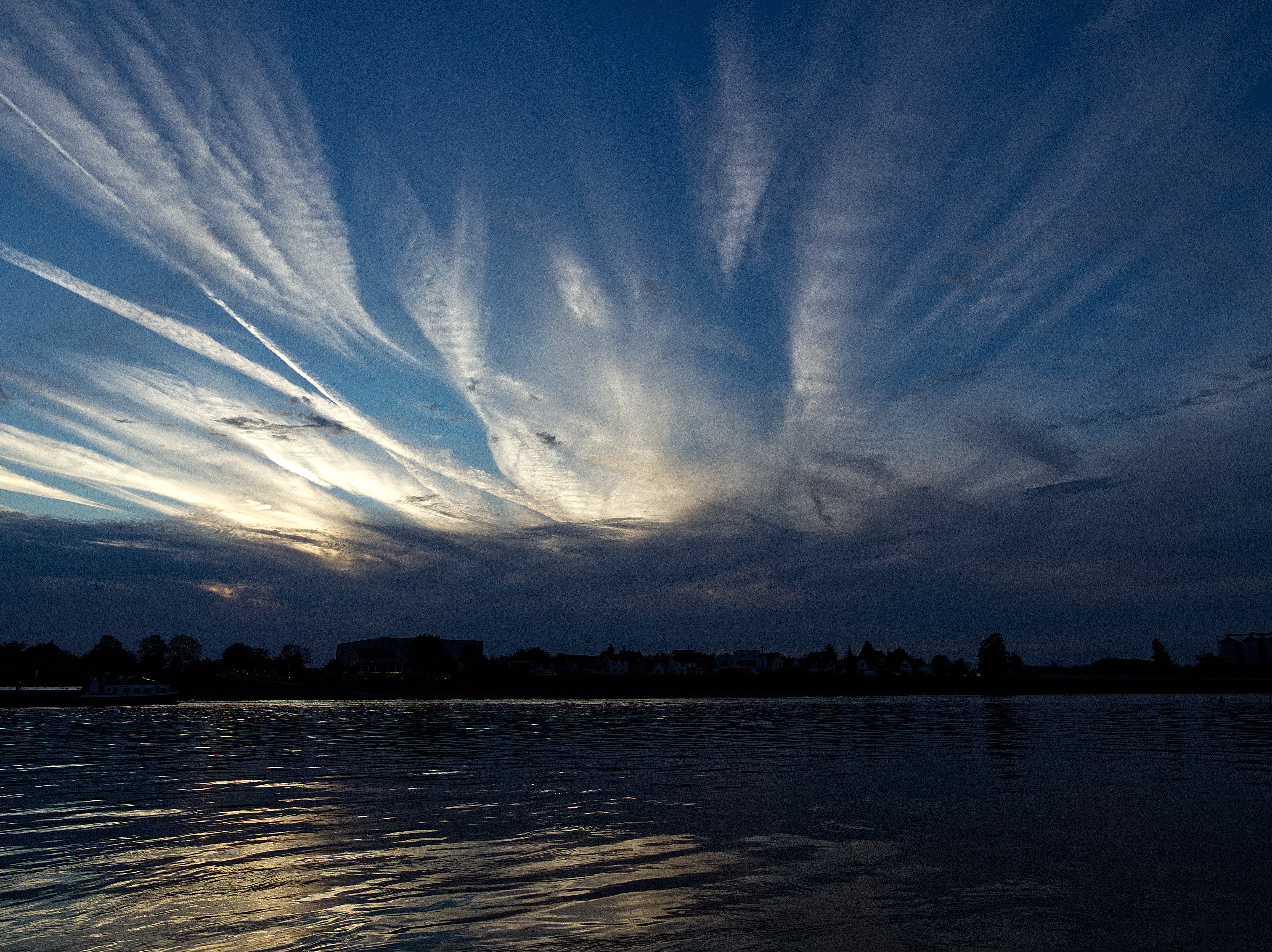 Abendstimmung am Rhein II