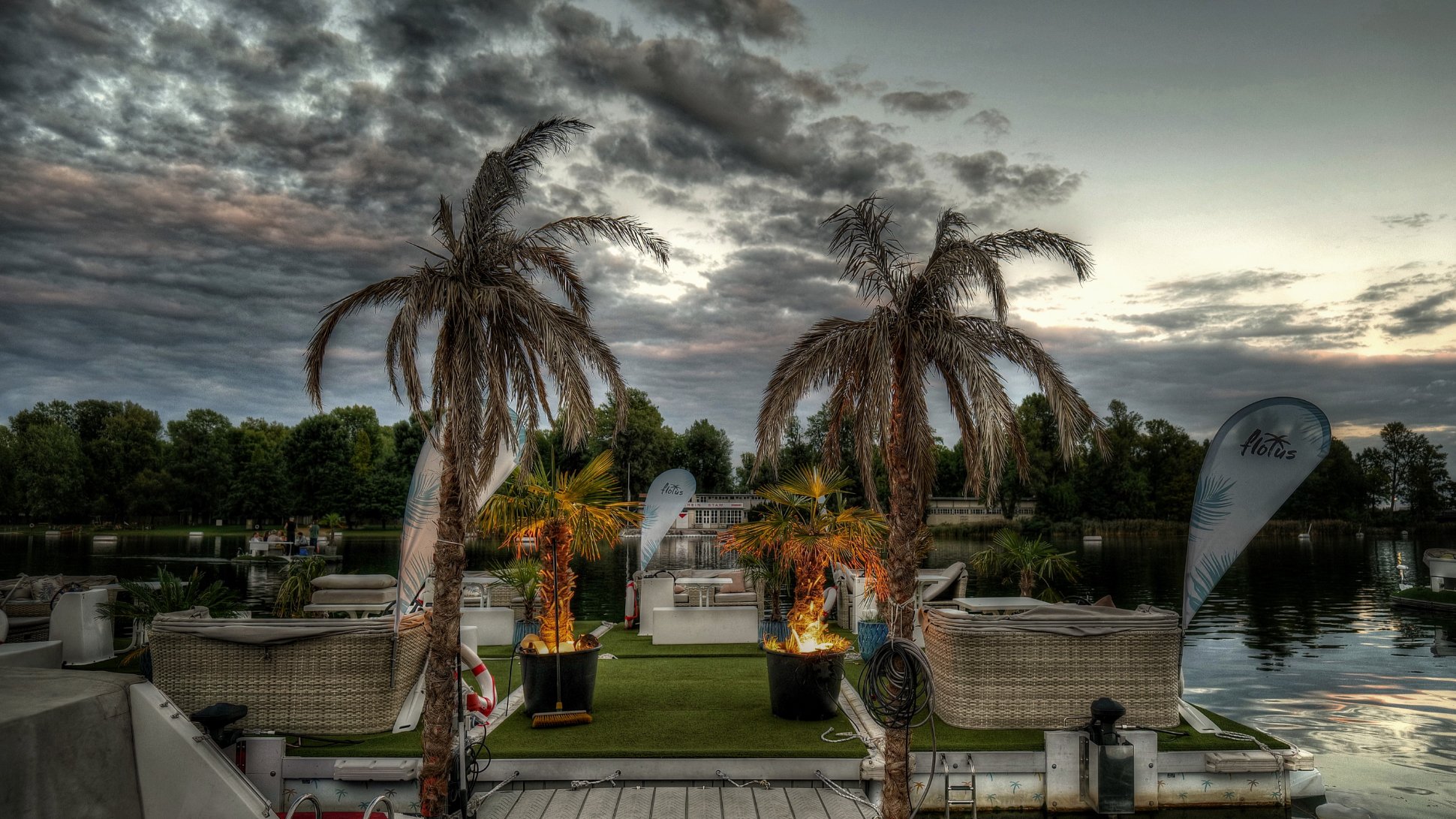 Abendstimmung mit Palmen