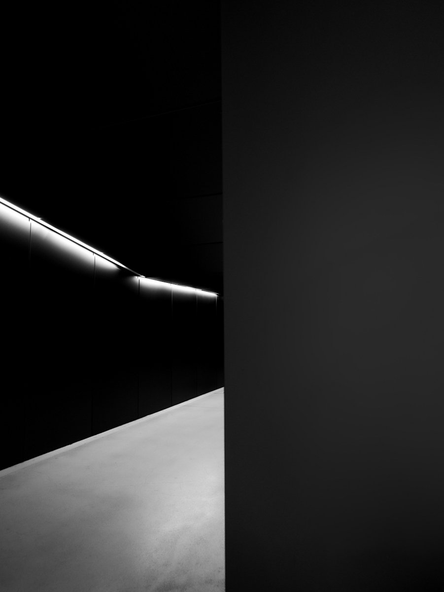 Ach ja Kiri, Licht und Schatten