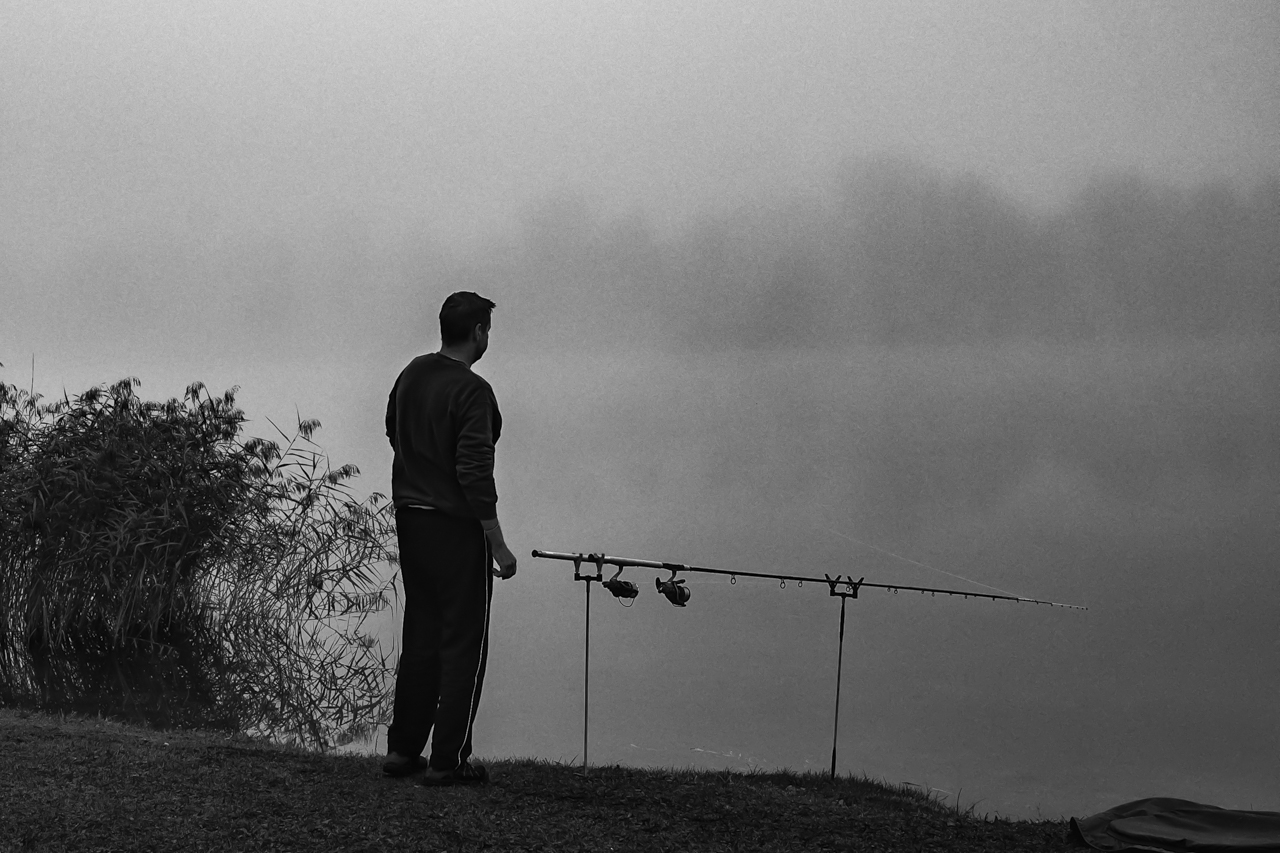 Angler im Nebel 2.jpg