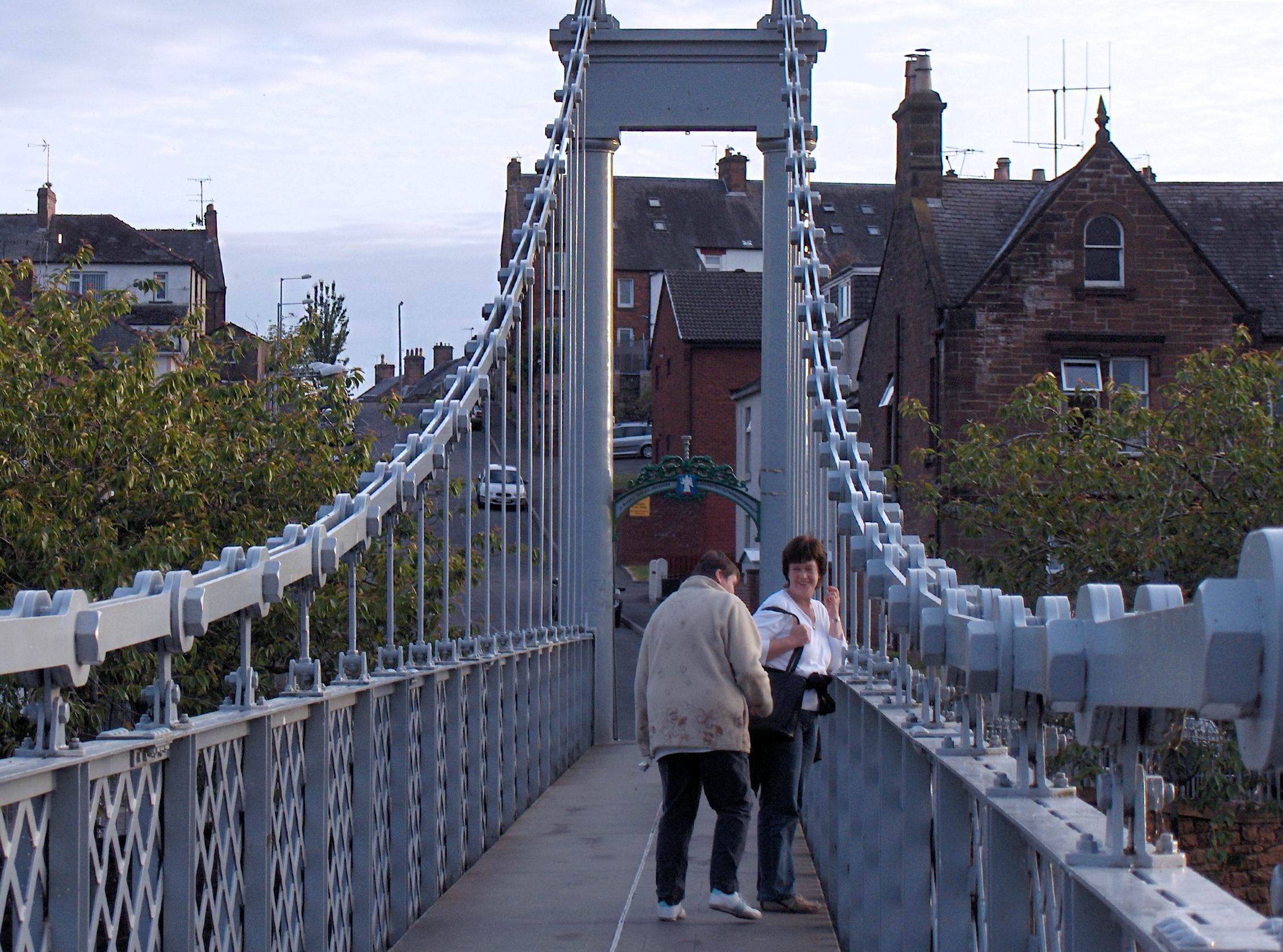 außer Konkurrenz - Kettenbrücke in Dumfries, Scotland