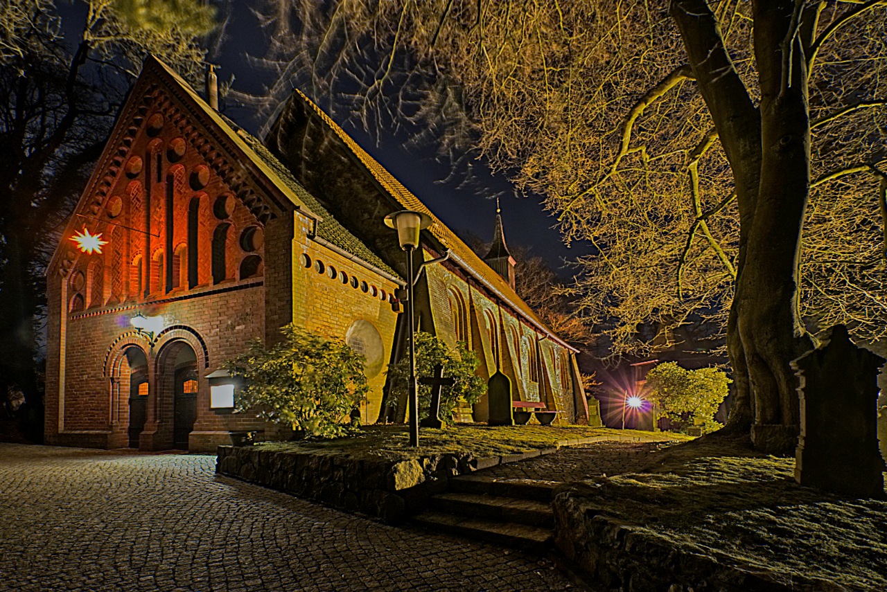 Beleuchtete Kirche