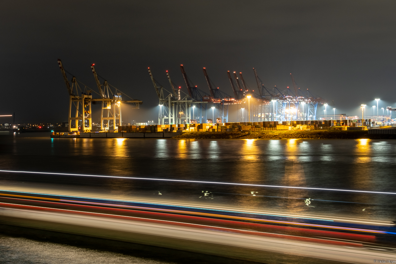 Betrieb im Hamburger Hafen